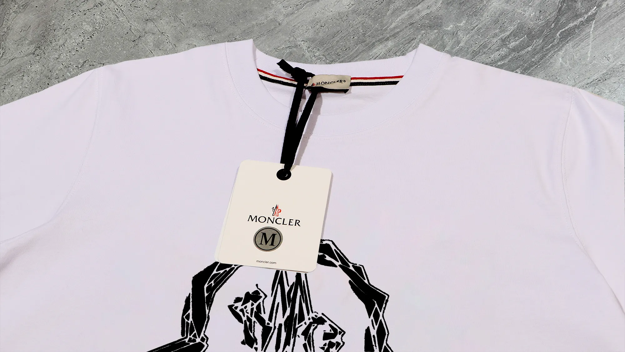〖 𝐌𝐎𝐍𝐂𝐋𝐄𝐑~ 〗 440g ， 😎 ， ， Factory 2026 T ， ， Premium LOGO， Same Style ：Black White Size：S M L XL 2XL